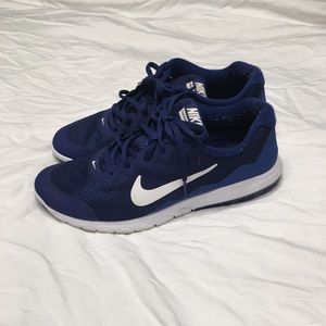 Dark Blue Nike Sneakers Size 10 M / Size 11.5 W 🔥
